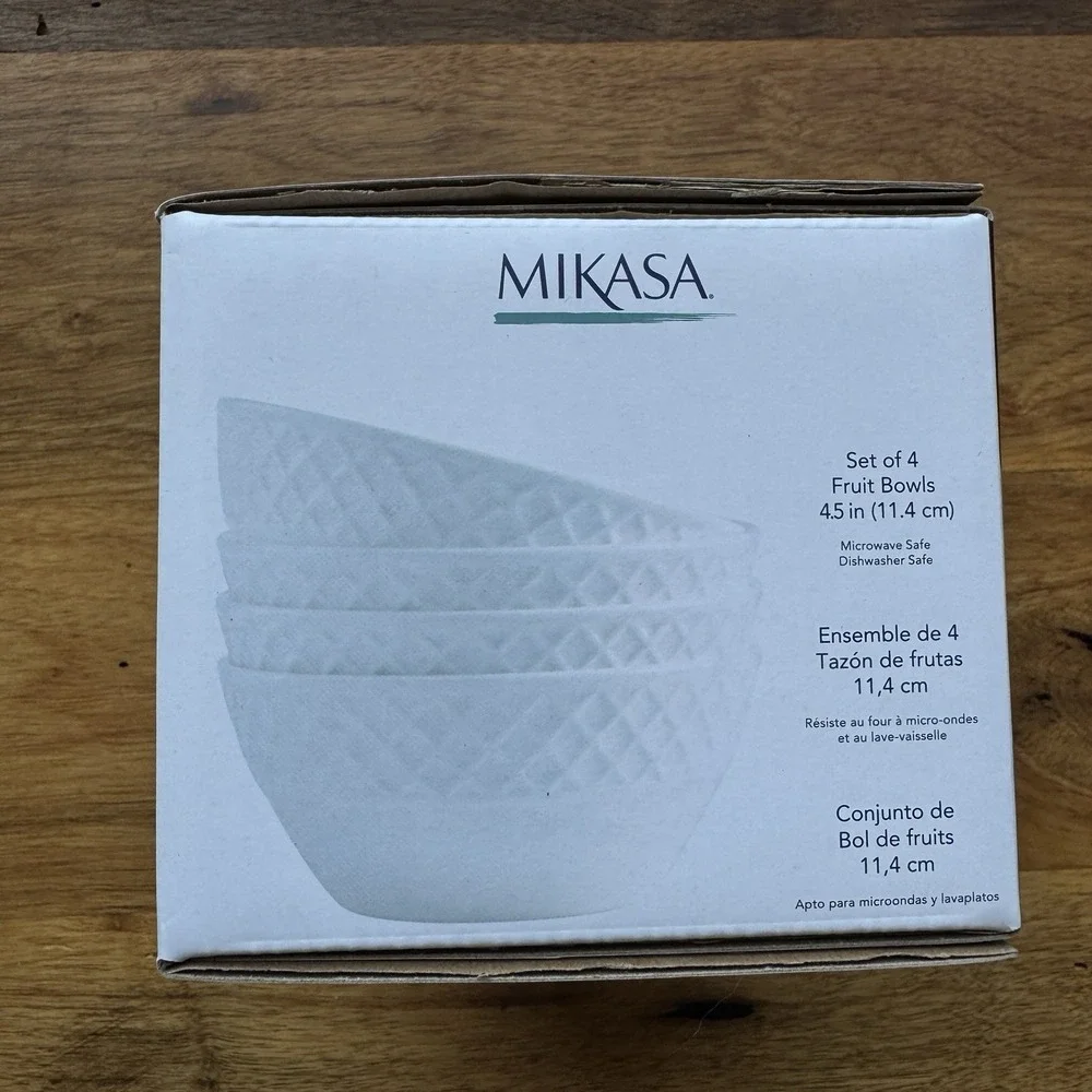 Mikasa Jenna Bowls Fruit Berry White Bone China Dessert Bowl Set of 4 New